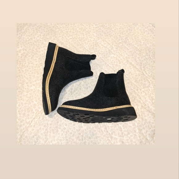 Universal Thread Shoes - Universal Threads Black Ankle Boots | Size 6